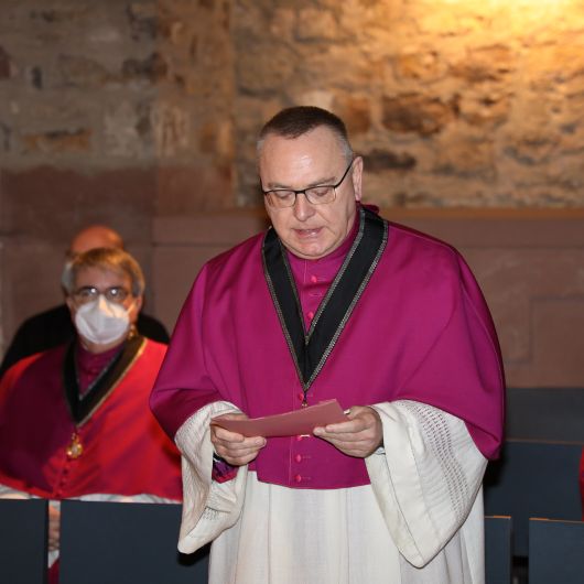 Offizial Domkapitular Monsignore Dr. Stefan Rambacher, Sekretär des Domkapitels, verlas die Ernennungsurkunde.