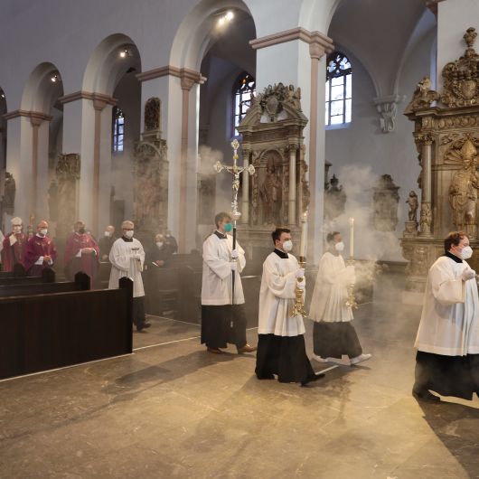 Bischof Dr. Franz Jung feierte am Samstag, 27. Februar, einen Gottesdienst zum Gedenken an die Opfer der Corona-Pandemie im Würzburger Kiliansdom. Die Feier wurde live im Internet übertragen. 