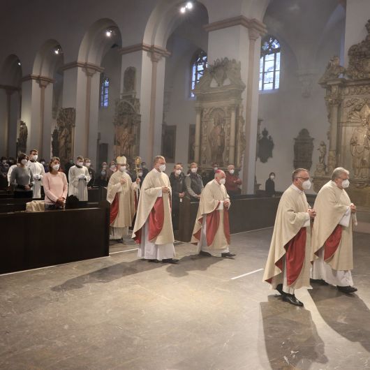 Mit der Messe von Letzten Abendmahl am Gründonnerstag, 1. April, hat Bischof Dr. Franz Jung im Würzburger Kiliansdom die heiligen drei Tage eröffnet.