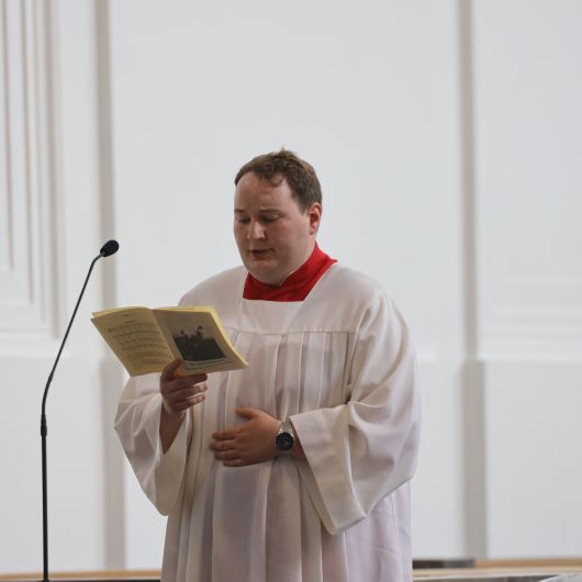 Im Anschluss an den Ehejubilarsgottesdienst mit Weihbischof Ulrich Boom am Freitagvormittag, 2. Juli, konnten sich die Paare von ihm und weiteren Priestern und Diakonen segnen lassen.
