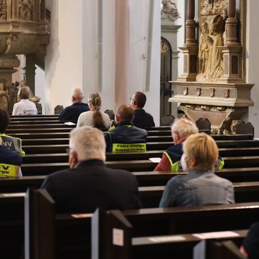 Weihbischof Ulrich Boom stand am Mittwochabend, 7. Juli, der Kiliani-Wort-Gottes-Feier für Polizei, Feuerwehr, Technisches Hilfswerk, Rettungsdienste und Notfallseelsorge im Kiliansdom vor.