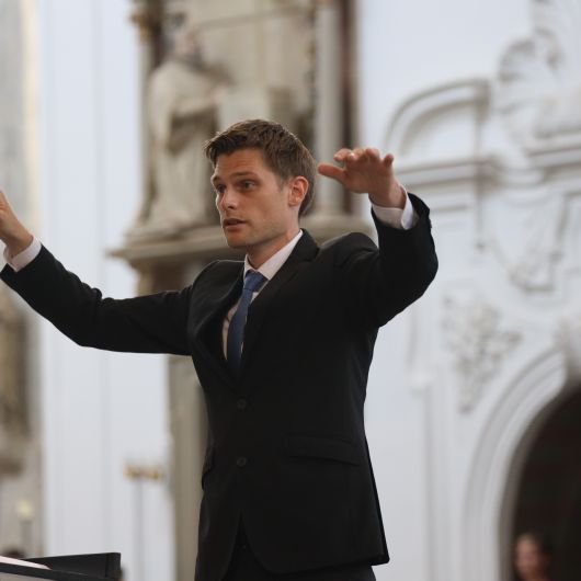 Domkantor Alexander Rüth ist bei einem Evensong im Kiliansdom am Freitag, 23. Juli, nach zehn Jahren Wirkens in der Würzburger Dommusik verabschiedet worden.