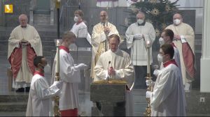 Bischof Dr. Franz Jung feierte am 31. Dezember 2021 einen Pontifikalgottesdienst zum Jahresabschluss im Kiliansdom.