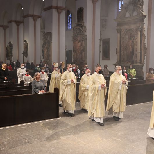 Mit der Messe vom Letzten Abendmahl am Gründonnerstag, 14. April, hat Bischof Dr. Franz Jung im Würzburger Kiliansdom die drei österlichen Tage vom Leiden und Sterben, von der Grabesruhe und der Auferstehung des Herrn eröffnet.