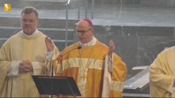 Bischof Dr. Franz Jung feierte  am Ostersonntag, 9. April, ein Pontifikalamt zum Hochfest der Auferstehung des Herrn im Würzburger Kiliansdom.