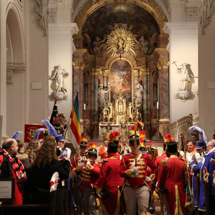 Im Neumünster feiern am 17. Januar Karnevalisten aus den Faschingsvereinen aus dem Raum Würzburg einen gemeinsamen Gottesdienst mit Musik und gereimter Predigt. 